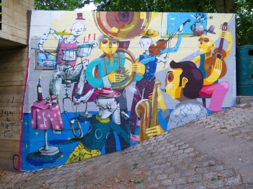 Street art in Louvain-la-Neuve, Belgium,  by artist Zësar Bahamonte. Photo by